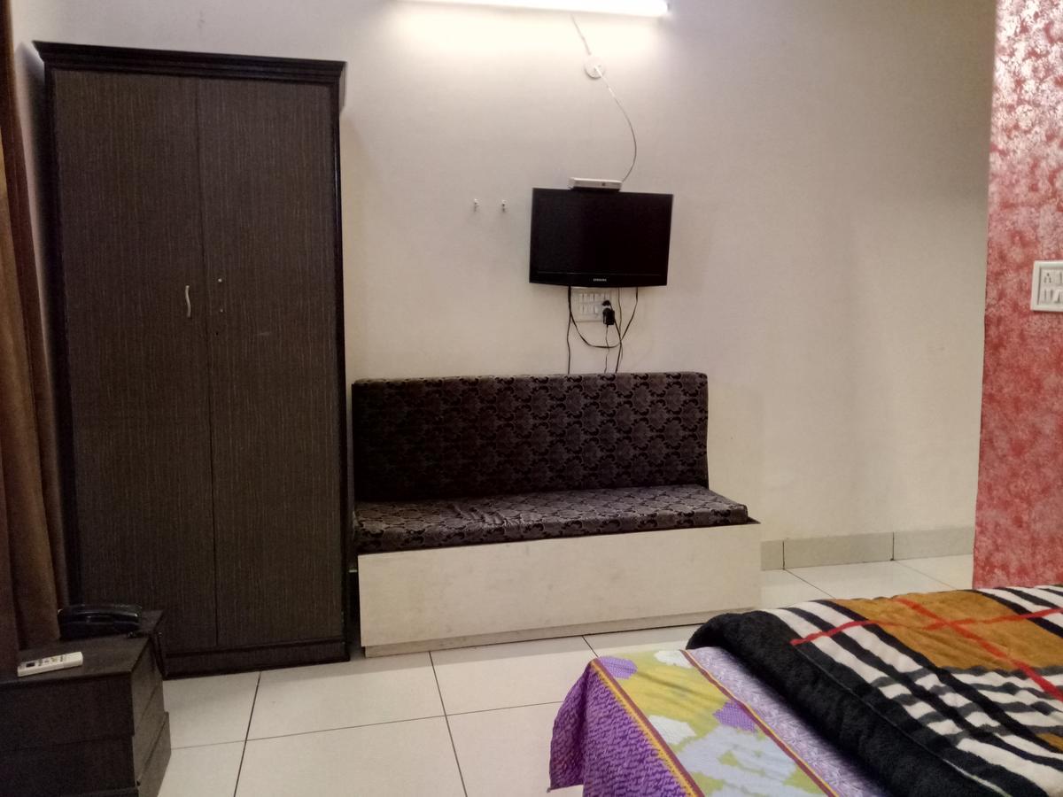 Jhilmil Dhaba Hotel Sonipat Esterno foto